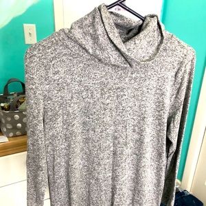 Gray long sleeve turtleneck